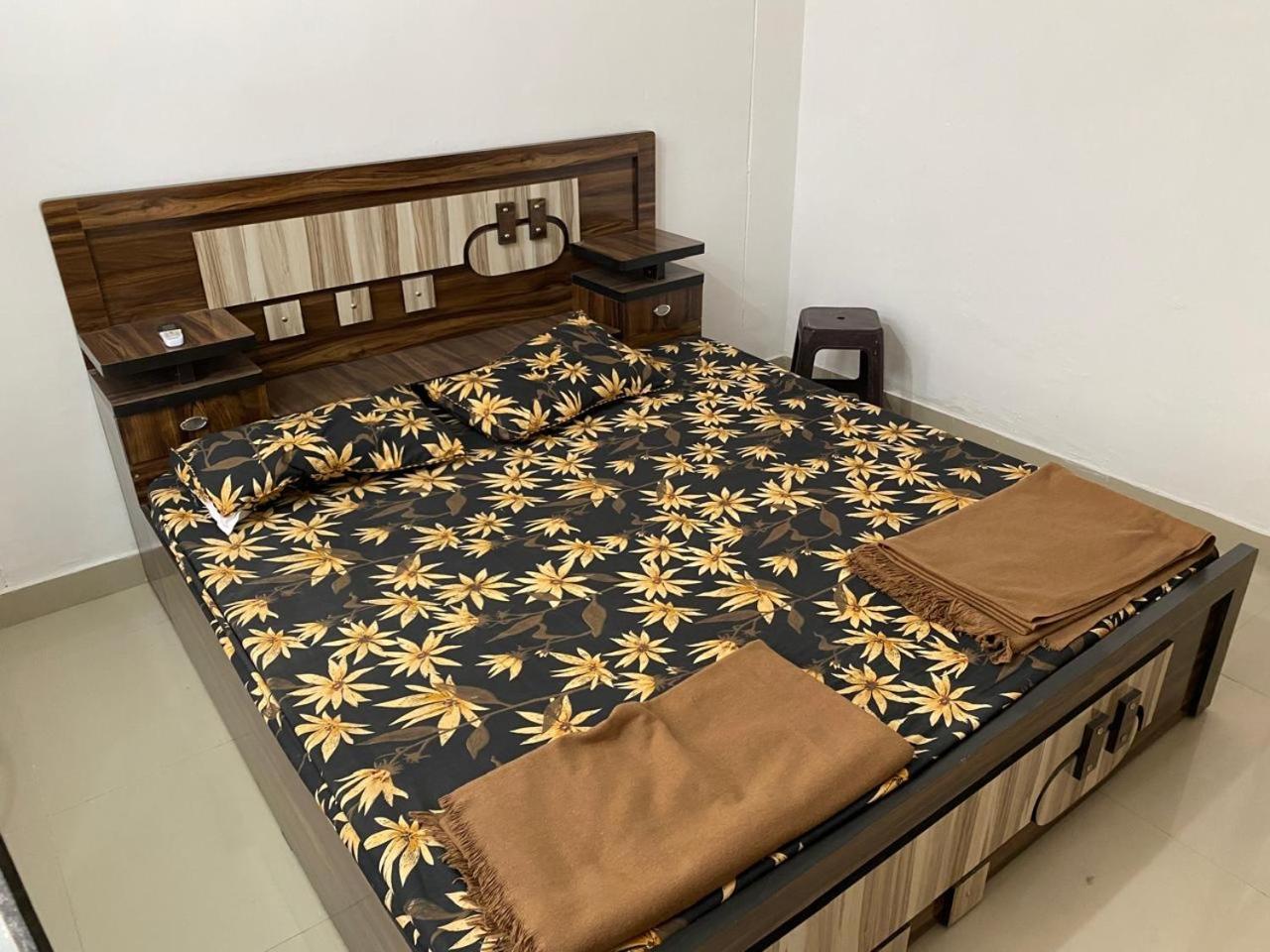 Sriram Homestay 01 Km To Sri Ram Mandir Ayodhya Экстерьер фото
